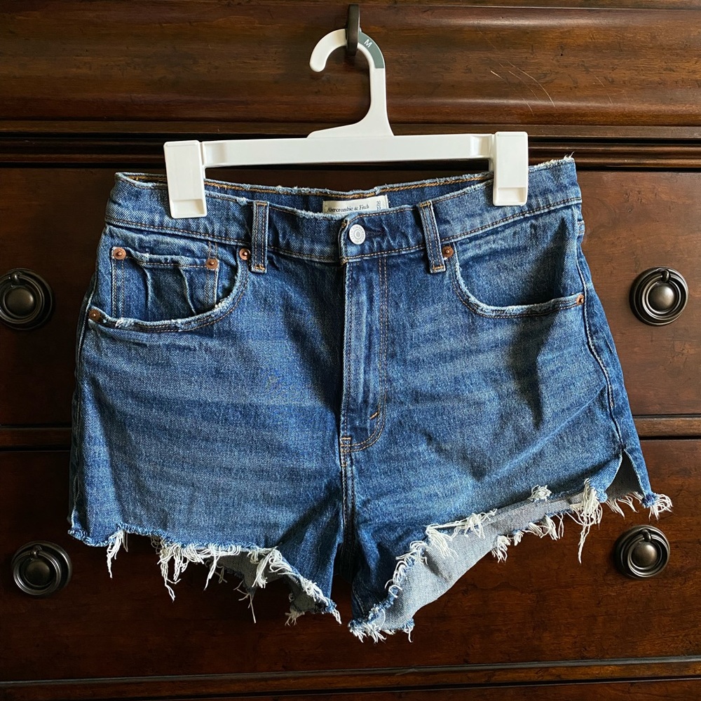 Abercrombie & Fitch Mom Short High Rise